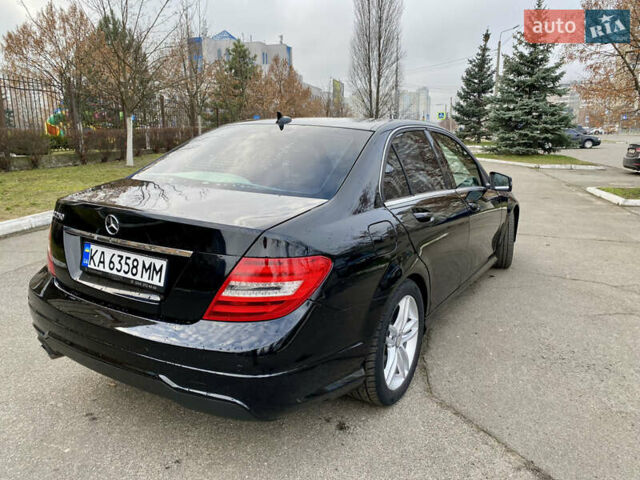 Чорний Мерседес Ц-Клас, об'ємом двигуна 1.8 л та пробігом 135 тис. км за 9900 $, фото 3 на Automoto.ua