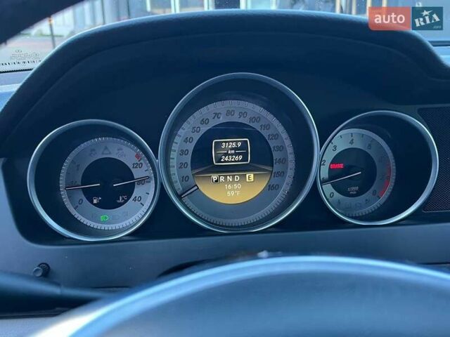 Черный Мерседес Ц-Класс, объемом двигателя 1.8 л и пробегом 243 тыс. км за 10900 $, фото 15 на Automoto.ua