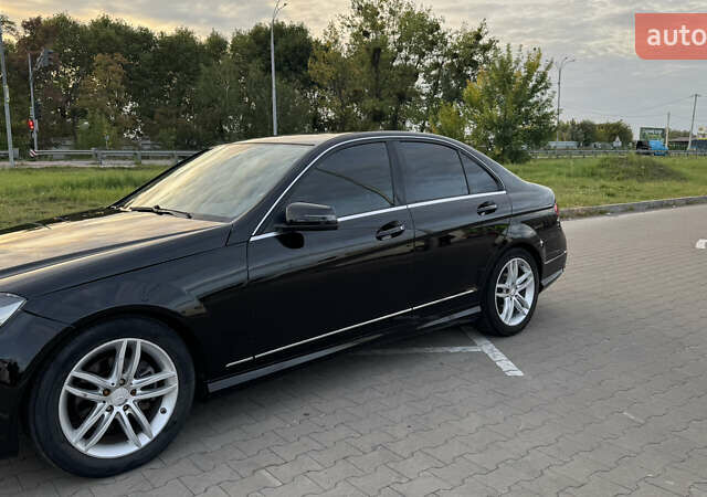 Мерседес Ц-Класс 2012 в Киеве на Automoto.ua Черный Мерседес Ц-Класс, объемом двигателя 1.8 л и пробегом 249 тыс. км за 10900 $, фото 8 на Automoto.ua