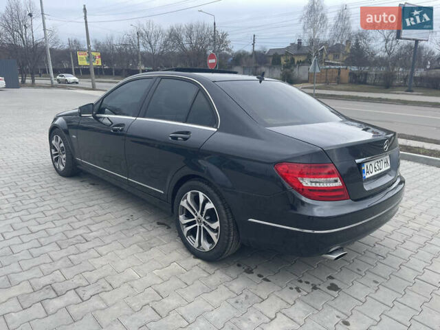 Чорний Мерседес Ц-Клас, об'ємом двигуна 2.14 л та пробігом 295 тис. км за 11200 $, фото 5 на Automoto.ua