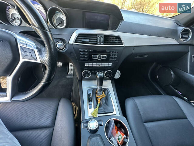 Черный Мерседес Ц-Класс, объемом двигателя 1.8 л и пробегом 229 тыс. км за 9800 $, фото 19 на Automoto.ua