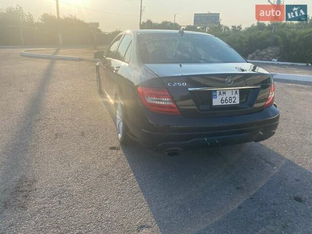 Чорний Мерседес Ц-Клас, об'ємом двигуна 1.8 л та пробігом 139 тис. км за 12000 $, фото 2 на Automoto.ua