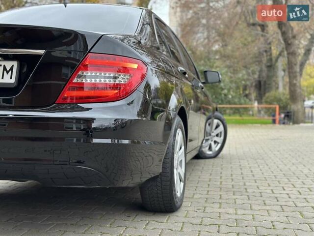 Черный Мерседес Ц-Класс, объемом двигателя 1.6 л и пробегом 208 тыс. км за 12800 $, фото 14 на Automoto.ua