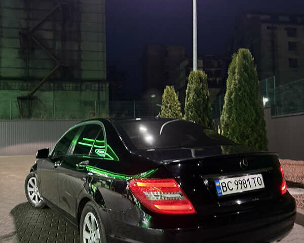 Чорний Мерседес Ц-Клас, об'ємом двигуна 2.2 л та пробігом 220 тис. км за 12400 $, фото 7 на Automoto.ua