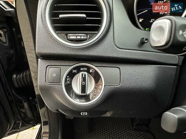 Черный Мерседес Ц-Класс, объемом двигателя 1.6 л и пробегом 208 тыс. км за 12800 $, фото 39 на Automoto.ua