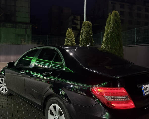 Чорний Мерседес Ц-Клас, об'ємом двигуна 2.2 л та пробігом 220 тис. км за 12400 $, фото 10 на Automoto.ua