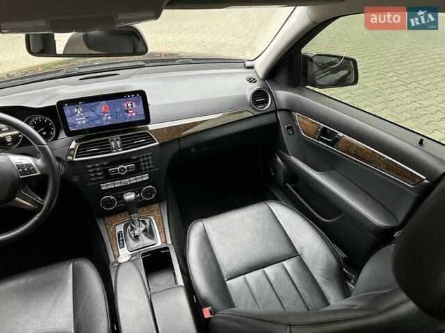 Черный Мерседес Ц-Класс, объемом двигателя 1.6 л и пробегом 208 тыс. км за 12800 $, фото 23 на Automoto.ua