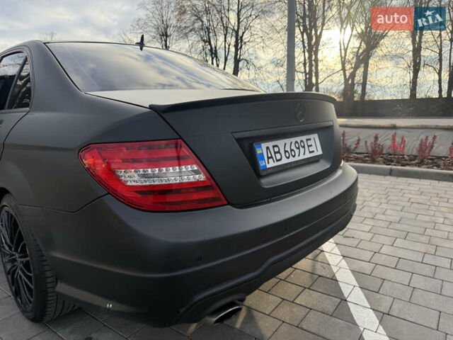 Чорний Мерседес Ц-Клас, об'ємом двигуна 2.15 л та пробігом 225 тис. км за 15200 $, фото 6 на Automoto.ua