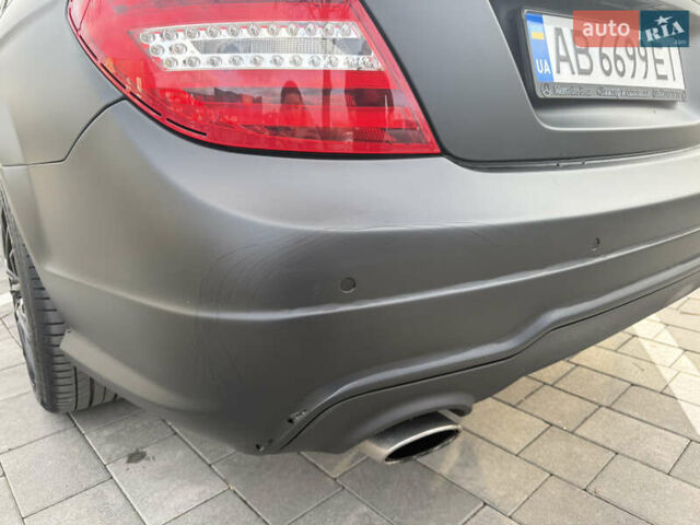 Чорний Мерседес Ц-Клас, об'ємом двигуна 2.15 л та пробігом 225 тис. км за 15200 $, фото 9 на Automoto.ua