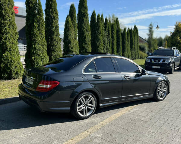 Чорний Мерседес Ц-Клас, об'ємом двигуна 1.8 л та пробігом 156 тис. км за 12800 $, фото 12 на Automoto.ua