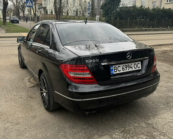 Черный Мерседес Ц-Класс, объемом двигателя 2.15 л и пробегом 145 тыс. км за 14350 $, фото 1 на Automoto.ua