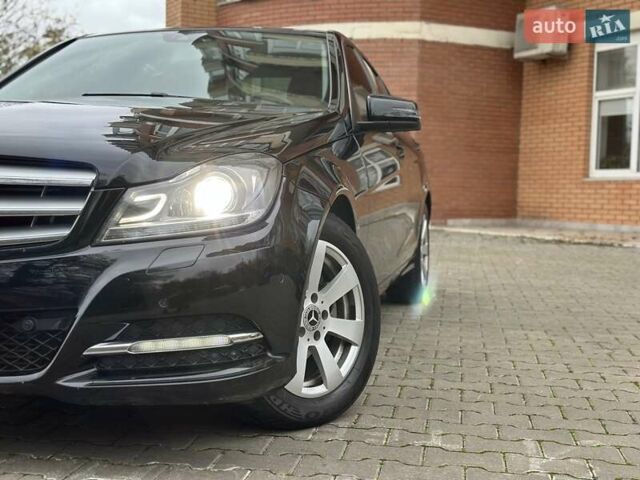 Черный Мерседес Ц-Класс, объемом двигателя 1.6 л и пробегом 208 тыс. км за 12800 $, фото 11 на Automoto.ua