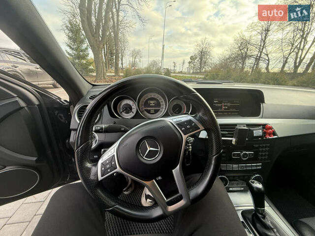 Чорний Мерседес Ц-Клас, об'ємом двигуна 2.15 л та пробігом 225 тис. км за 15200 $, фото 19 на Automoto.ua