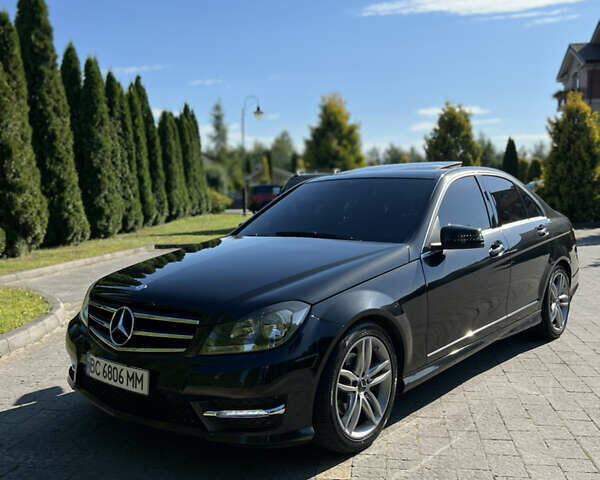 Черный Мерседес Ц-Класс, объемом двигателя 1.8 л и пробегом 154 тыс. км за 12800 $, фото 2 на Automoto.ua
