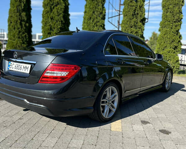 Чорний Мерседес Ц-Клас, об'ємом двигуна 1.8 л та пробігом 156 тис. км за 12800 $, фото 18 на Automoto.ua