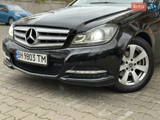 Черный Мерседес Ц-Класс, объемом двигателя 1.6 л и пробегом 208 тыс. км за 12800 $, фото 3 на Automoto.ua
