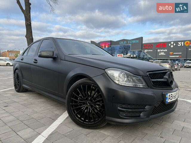 Чорний Мерседес Ц-Клас, об'ємом двигуна 2.15 л та пробігом 225 тис. км за 15200 $, фото 2 на Automoto.ua