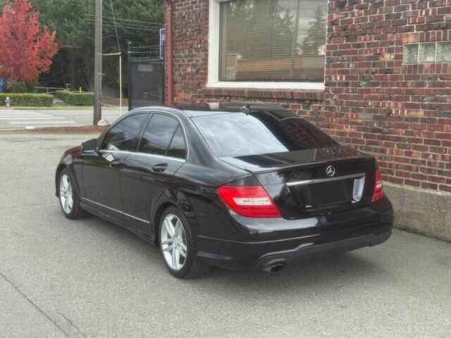 Черный Мерседес Ц-Класс, объемом двигателя 1.8 л и пробегом 87 тыс. км за 5000 $, фото 5 на Automoto.ua