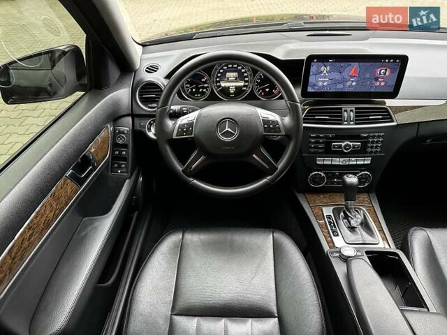 Черный Мерседес Ц-Класс, объемом двигателя 1.6 л и пробегом 208 тыс. км за 12800 $, фото 25 на Automoto.ua