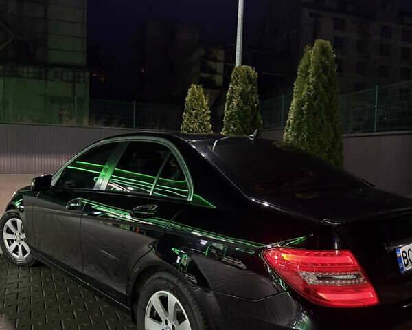 Чорний Мерседес Ц-Клас, об'ємом двигуна 2.2 л та пробігом 220 тис. км за 12400 $, фото 11 на Automoto.ua