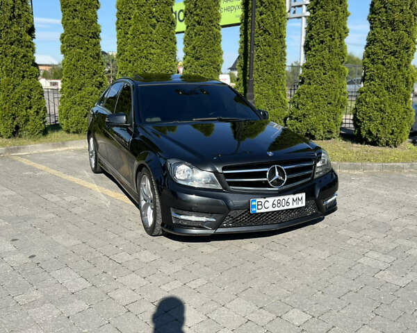 Черный Мерседес Ц-Класс, объемом двигателя 1.8 л и пробегом 154 тыс. км за 12800 $, фото 5 на Automoto.ua