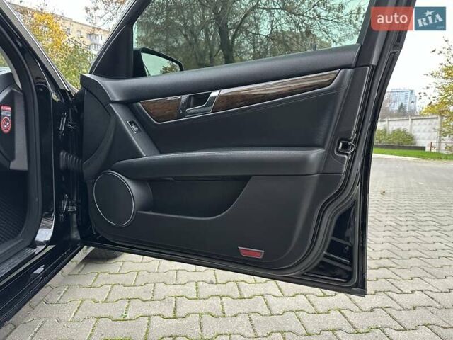 Черный Мерседес Ц-Класс, объемом двигателя 1.6 л и пробегом 208 тыс. км за 12800 $, фото 61 на Automoto.ua