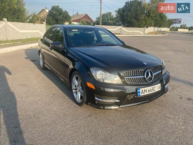 Чорний Мерседес Ц-Клас, об'ємом двигуна 1.8 л та пробігом 139 тис. км за 12000 $, фото 1 на Automoto.ua