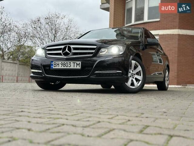 Черный Мерседес Ц-Класс, объемом двигателя 1.6 л и пробегом 208 тыс. км за 12800 $, фото 1 на Automoto.ua