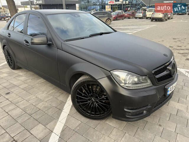 Чорний Мерседес Ц-Клас, об'ємом двигуна 2.15 л та пробігом 225 тис. км за 15200 $, фото 1 на Automoto.ua