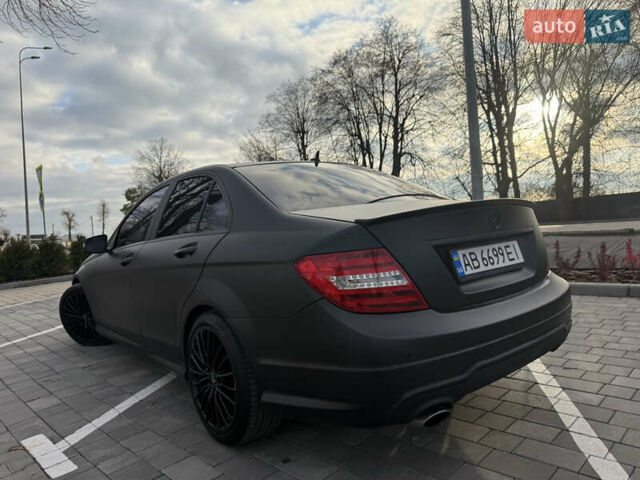 Чорний Мерседес Ц-Клас, об'ємом двигуна 2.15 л та пробігом 225 тис. км за 15200 $, фото 7 на Automoto.ua