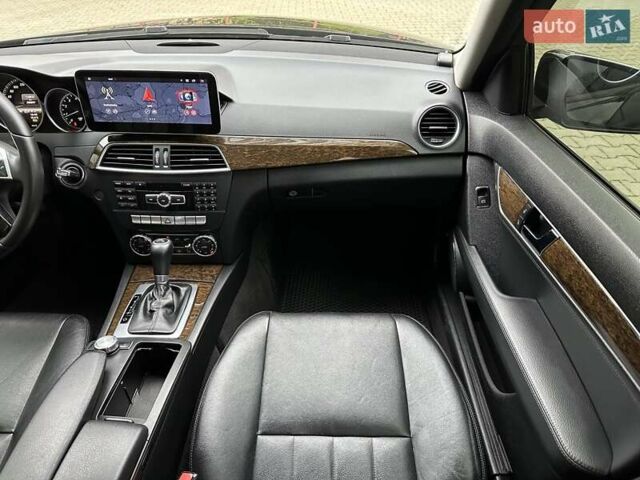 Черный Мерседес Ц-Класс, объемом двигателя 1.6 л и пробегом 208 тыс. км за 12800 $, фото 26 на Automoto.ua