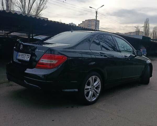 Чорний Мерседес Ц-Клас, об'ємом двигуна 2.14 л та пробігом 213 тис. км за 12300 $, фото 2 на Automoto.ua