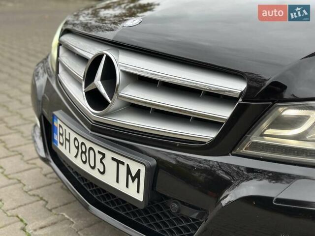 Черный Мерседес Ц-Класс, объемом двигателя 1.6 л и пробегом 208 тыс. км за 12800 $, фото 4 на Automoto.ua