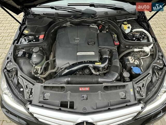 Черный Мерседес Ц-Класс, объемом двигателя 1.6 л и пробегом 208 тыс. км за 12800 $, фото 99 на Automoto.ua