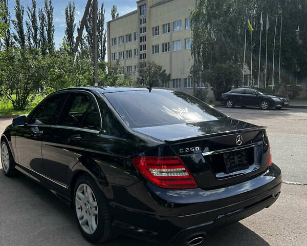 Черный Мерседес Ц-Класс, объемом двигателя 1.8 л и пробегом 178 тыс. км за 10999 $, фото 6 на Automoto.ua