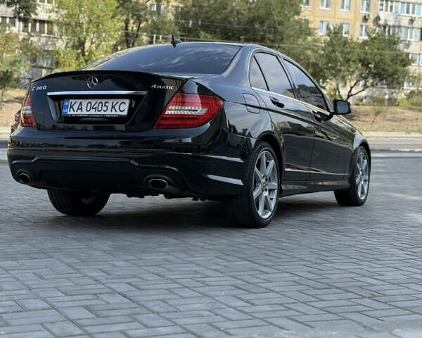 Черный Мерседес Ц-Класс, объемом двигателя 3.5 л и пробегом 188 тыс. км за 11999 $, фото 5 на Automoto.ua