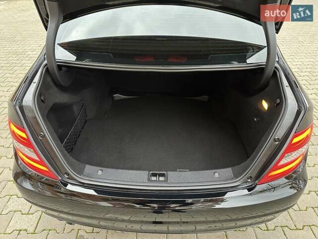 Черный Мерседес Ц-Класс, объемом двигателя 1.6 л и пробегом 208 тыс. км за 12800 $, фото 80 на Automoto.ua