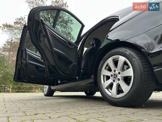 Черный Мерседес Ц-Класс, объемом двигателя 1.6 л и пробегом 208 тыс. км за 12800 $, фото 58 на Automoto.ua