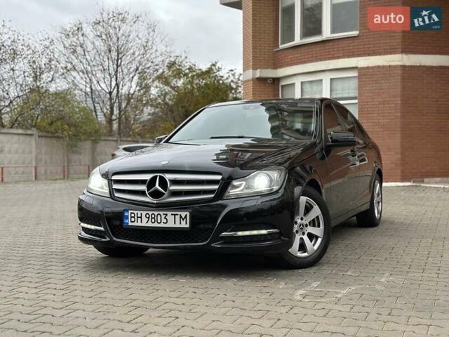 Черный Мерседес Ц-Класс, объемом двигателя 1.6 л и пробегом 208 тыс. км за 12800 $, фото 2 на Automoto.ua