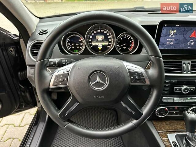 Черный Мерседес Ц-Класс, объемом двигателя 1.6 л и пробегом 208 тыс. км за 12800 $, фото 33 на Automoto.ua