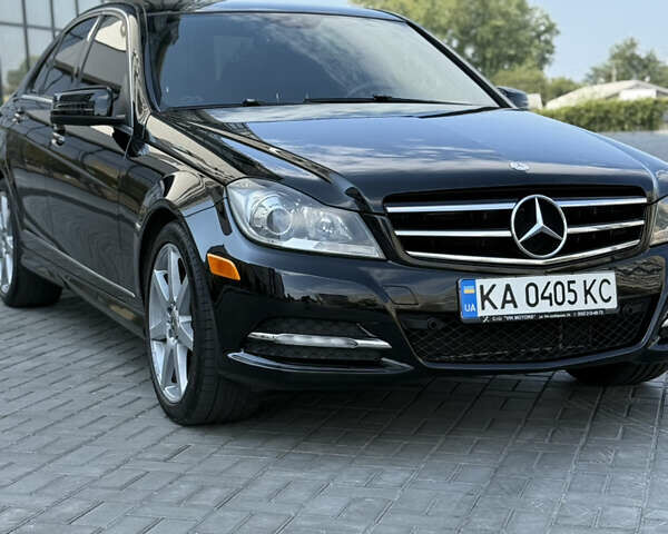 Черный Мерседес Ц-Класс, объемом двигателя 3.5 л и пробегом 188 тыс. км за 11999 $, фото 3 на Automoto.ua