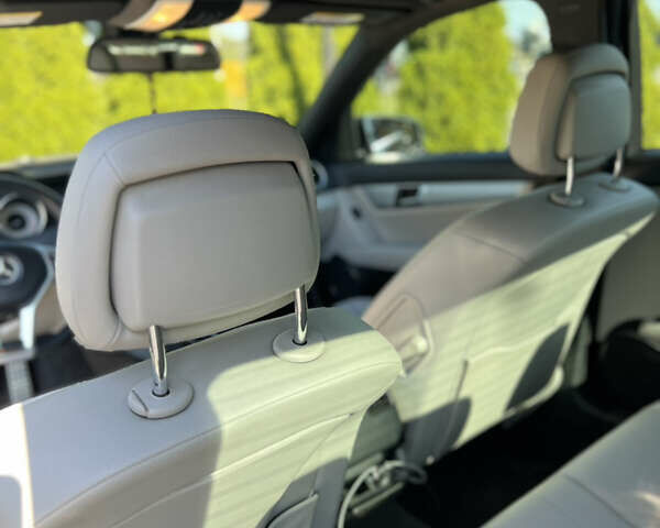 Чорний Мерседес Ц-Клас, об'ємом двигуна 1.8 л та пробігом 156 тис. км за 12800 $, фото 23 на Automoto.ua