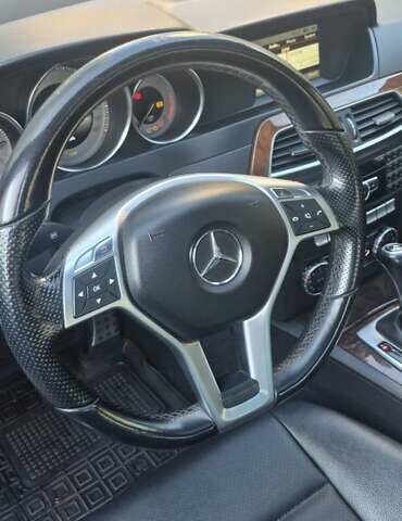 Чорний Мерседес Ц-Клас, об'ємом двигуна 1.8 л та пробігом 152 тис. км за 9800 $, фото 3 на Automoto.ua