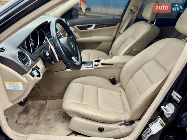 Черный Мерседес Ц-Класс, объемом двигателя 1.8 л и пробегом 160 тыс. км за 7999 $, фото 8 на Automoto.ua