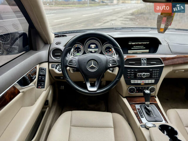 Черный Мерседес Ц-Класс, объемом двигателя 1.8 л и пробегом 160 тыс. км за 7999 $, фото 12 на Automoto.ua