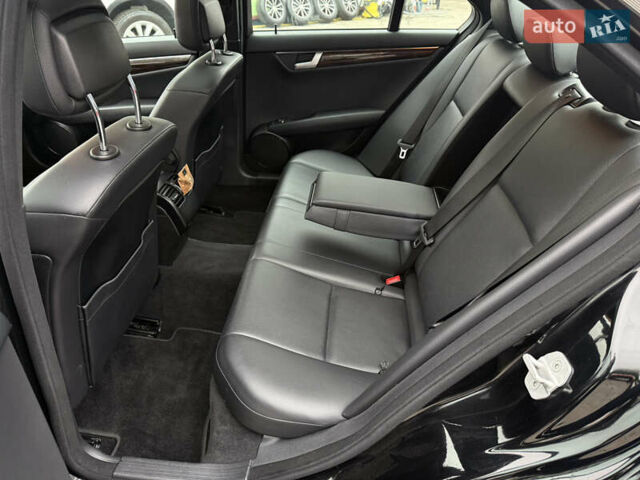 Чорний Мерседес Ц-Клас, об'ємом двигуна 1.8 л та пробігом 111 тис. км за 12900 $, фото 32 на Automoto.ua