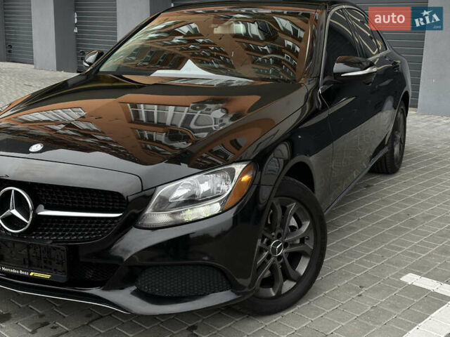 Чорний Мерседес Ц-Клас, об'ємом двигуна 2 л та пробігом 150 тис. км за 15950 $, фото 1 на Automoto.ua
