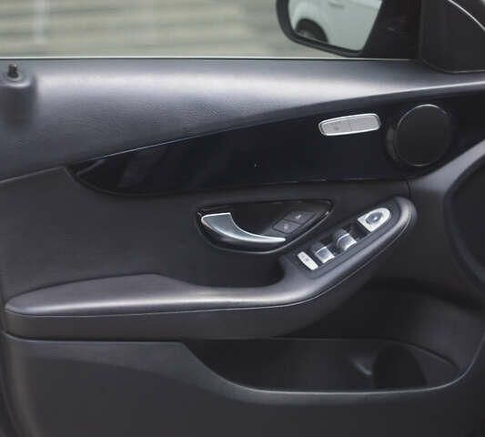 Черный Мерседес Ц-Класс, объемом двигателя 1.6 л и пробегом 207 тыс. км за 19000 $, фото 8 на Automoto.ua