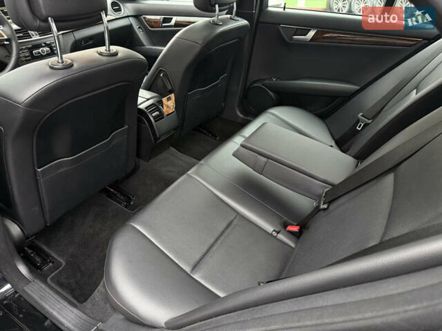 Чорний Мерседес Ц-Клас, об'ємом двигуна 1.8 л та пробігом 111 тис. км за 12900 $, фото 33 на Automoto.ua