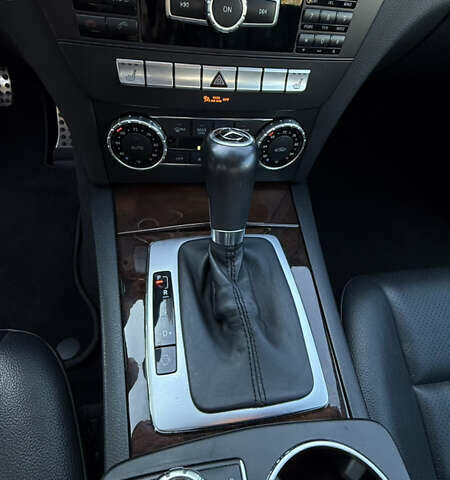 Чорний Мерседес Ц-Клас, об'ємом двигуна 1.8 л та пробігом 112 тис. км за 12900 $, фото 26 на Automoto.ua